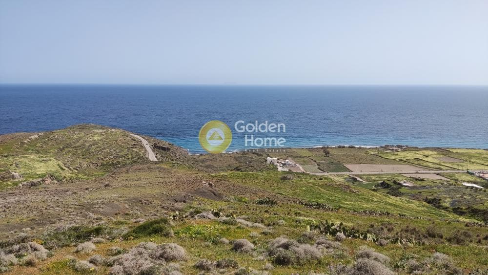 Parcel in Oia, Santorini — Photo 2 of 2