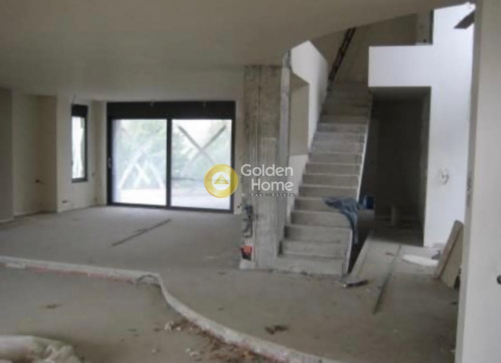 House in Center, Panorama — Photo 16 of 23