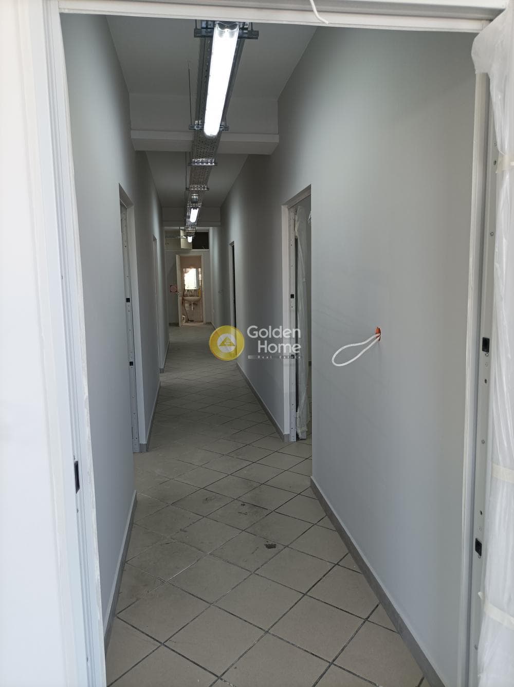 Office in Agios Fanourios, Agioi Anargiroi — Photo 2 of 22