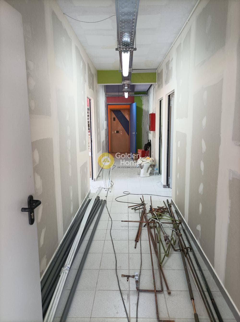 Office in Agios Fanourios, Agioi Anargiroi — Photo 11 of 17