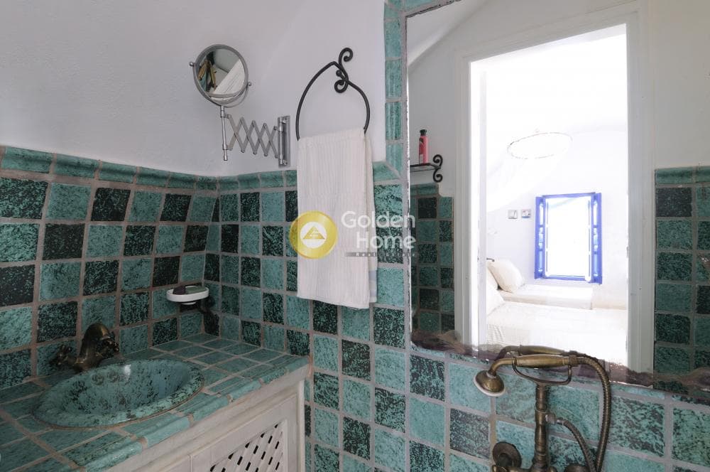 House in Oia, Santorini — Photo 16 of 30
