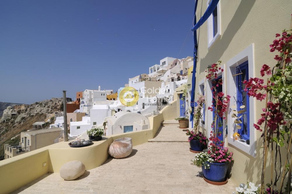 House in Oia, Santorini — Photo 21 of 30