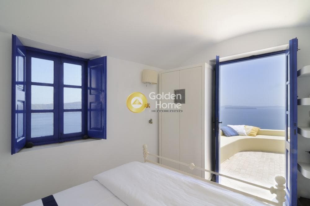 House in Oia, Santorini — Photo 12 of 30