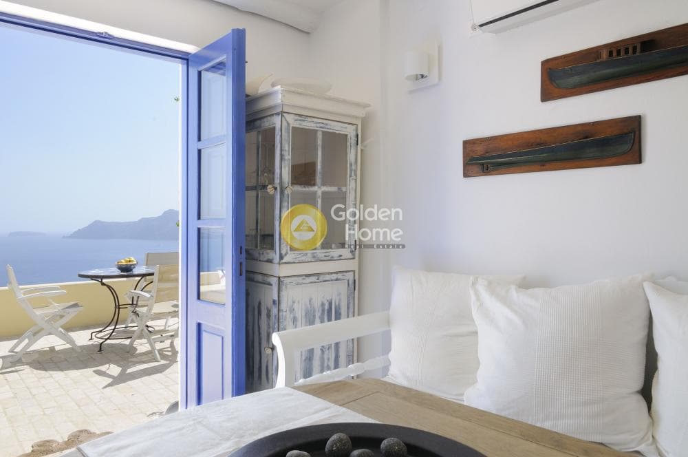 House in Oia, Santorini — Photo 7 of 30