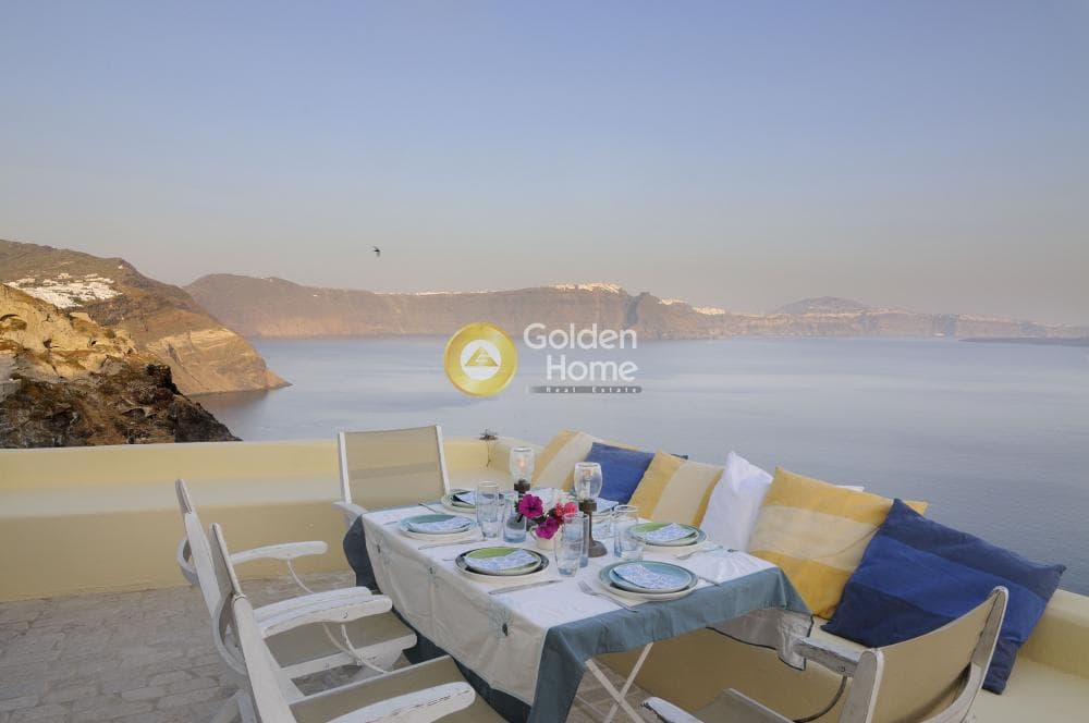 House in Oia, Santorini — Photo 23 of 30