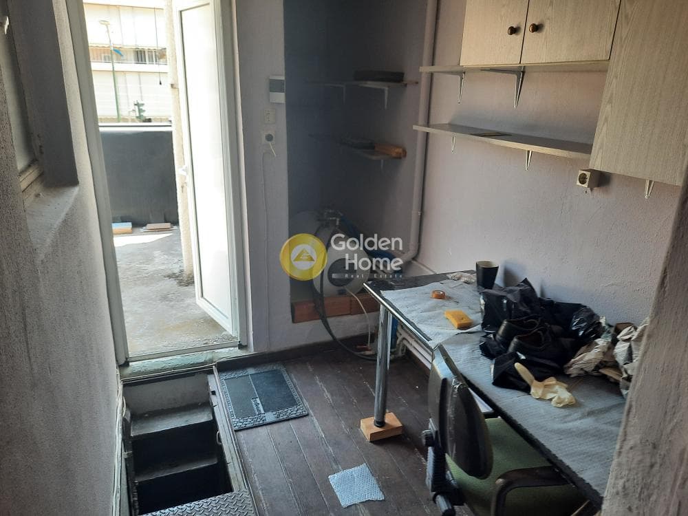 Office in Amfiali, Keratsini — Photo 10 of 17