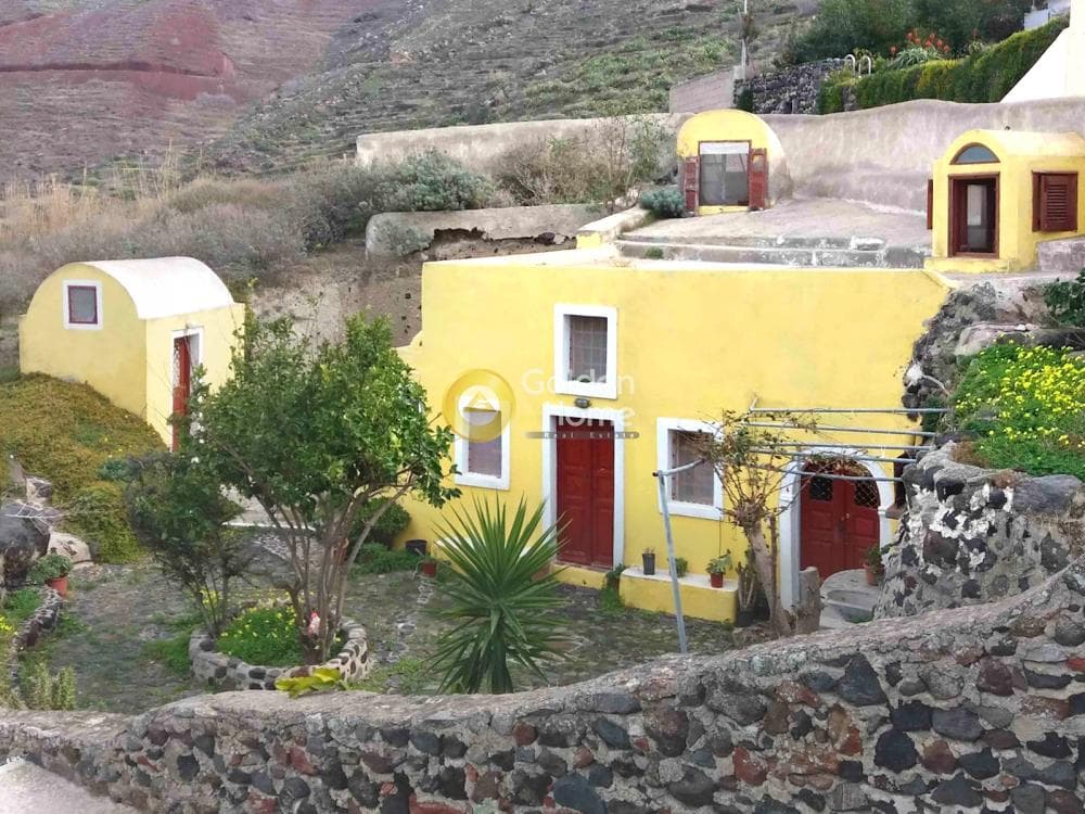 House in Oia, Santorini — Photo 1 of 9