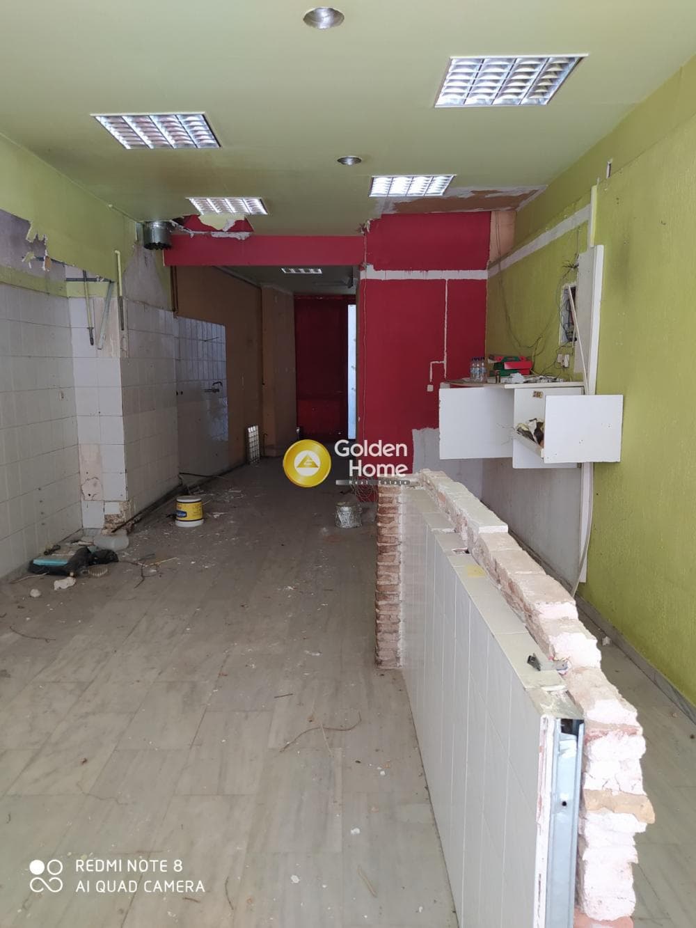 Retail Store in Platia Kipselis, Kipseli — Photo 1 of 4