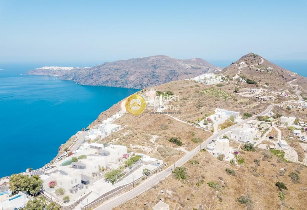 Parcel in Oia, Santorini — Photo 7 of 7