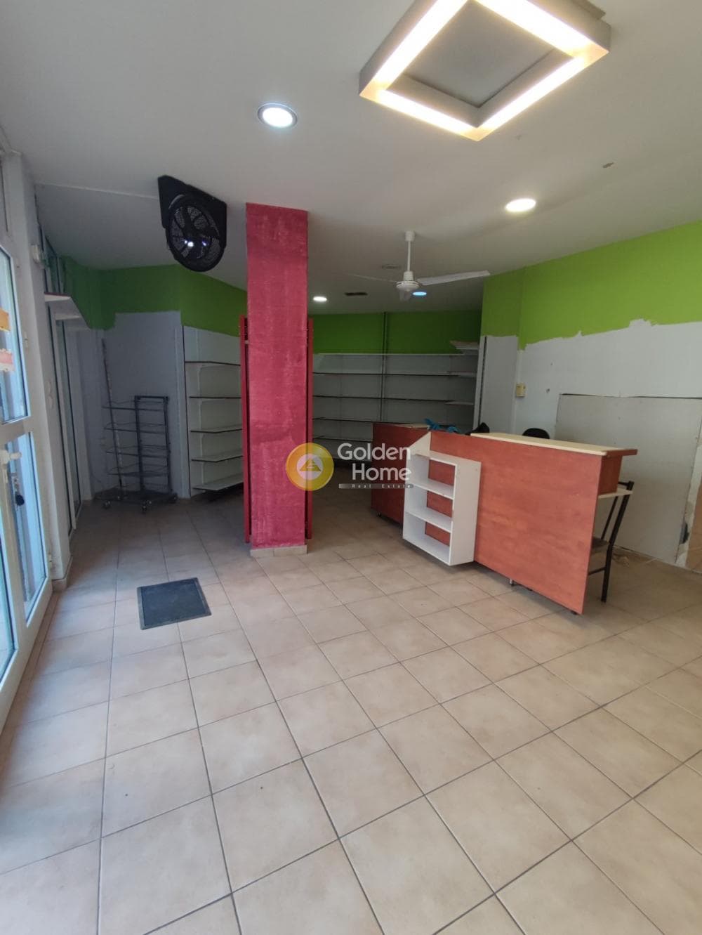 Retail Store in Politechnioupoli, Zografou — Photo 1 of 5