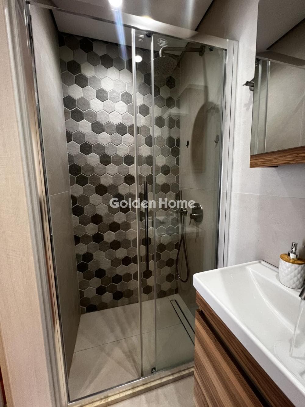 Apartment in Pirnari, Glyfada — Photo 9 of 20