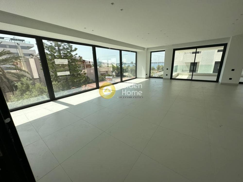 Apartment in Evryali, Voula — Photo 1 of 23