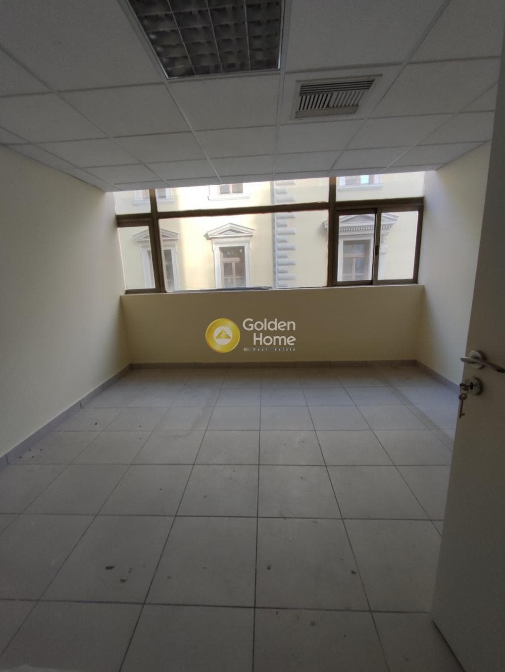 Office in Plateia Klafthmonos, Kentro — Photo 4 of 14