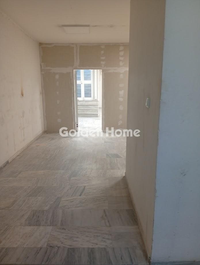 Retail Store in Ierapoli, Aigaleo — Photo 25 of 35