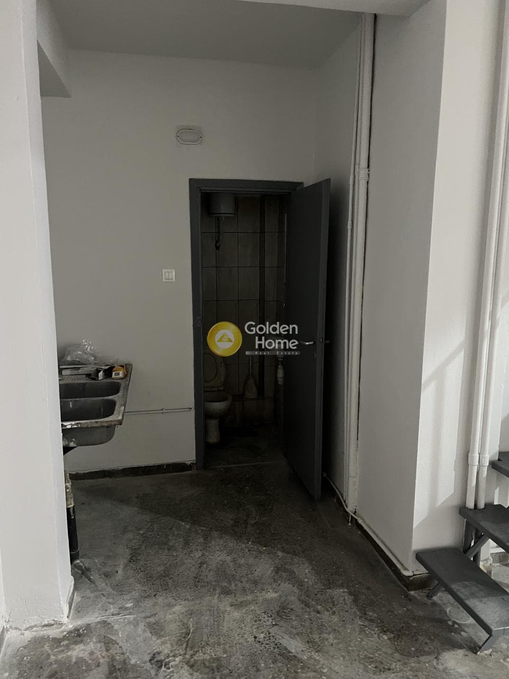 Retail Store in Omonoia, Kentro — Photo 10 of 20