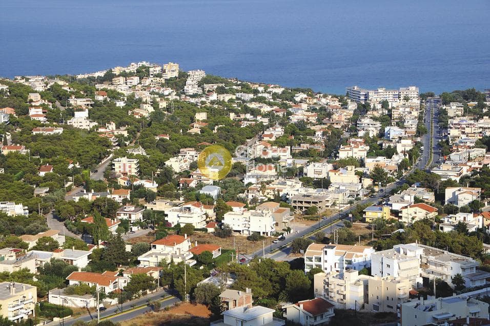 Οικόπεδο στην Σαρωνίδα, Σαρωνίδα