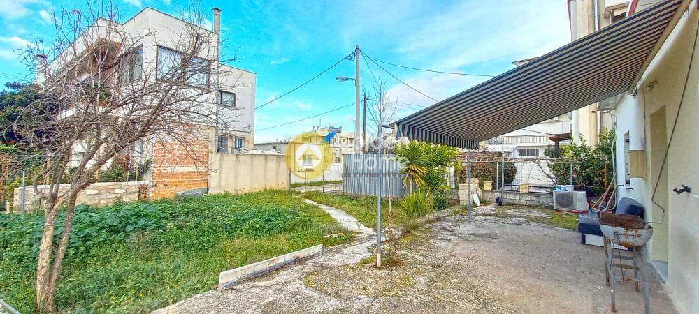 House in Kokkinia, Marousi