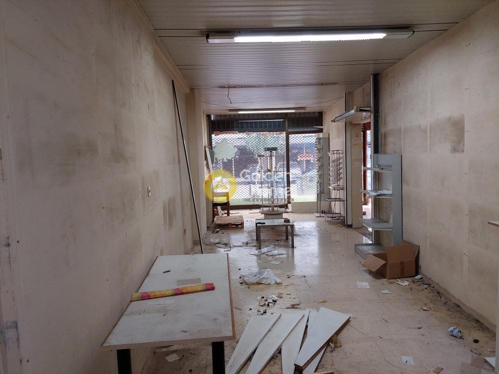 Retail Store in Terpsithea, Piraeus — Photo 3 of 23