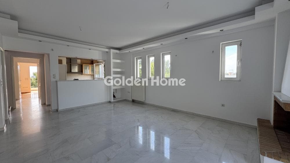 Apartment in Center, Vouliagmeni — Photo 2 of 28