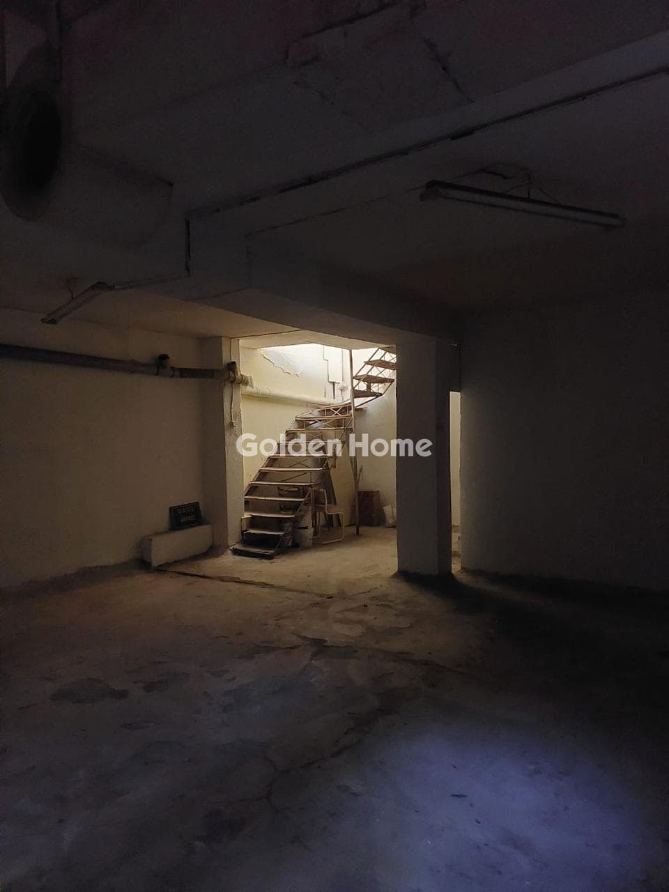 Retail Store in Eleftherias square, Koridallos — Photo 9 of 19