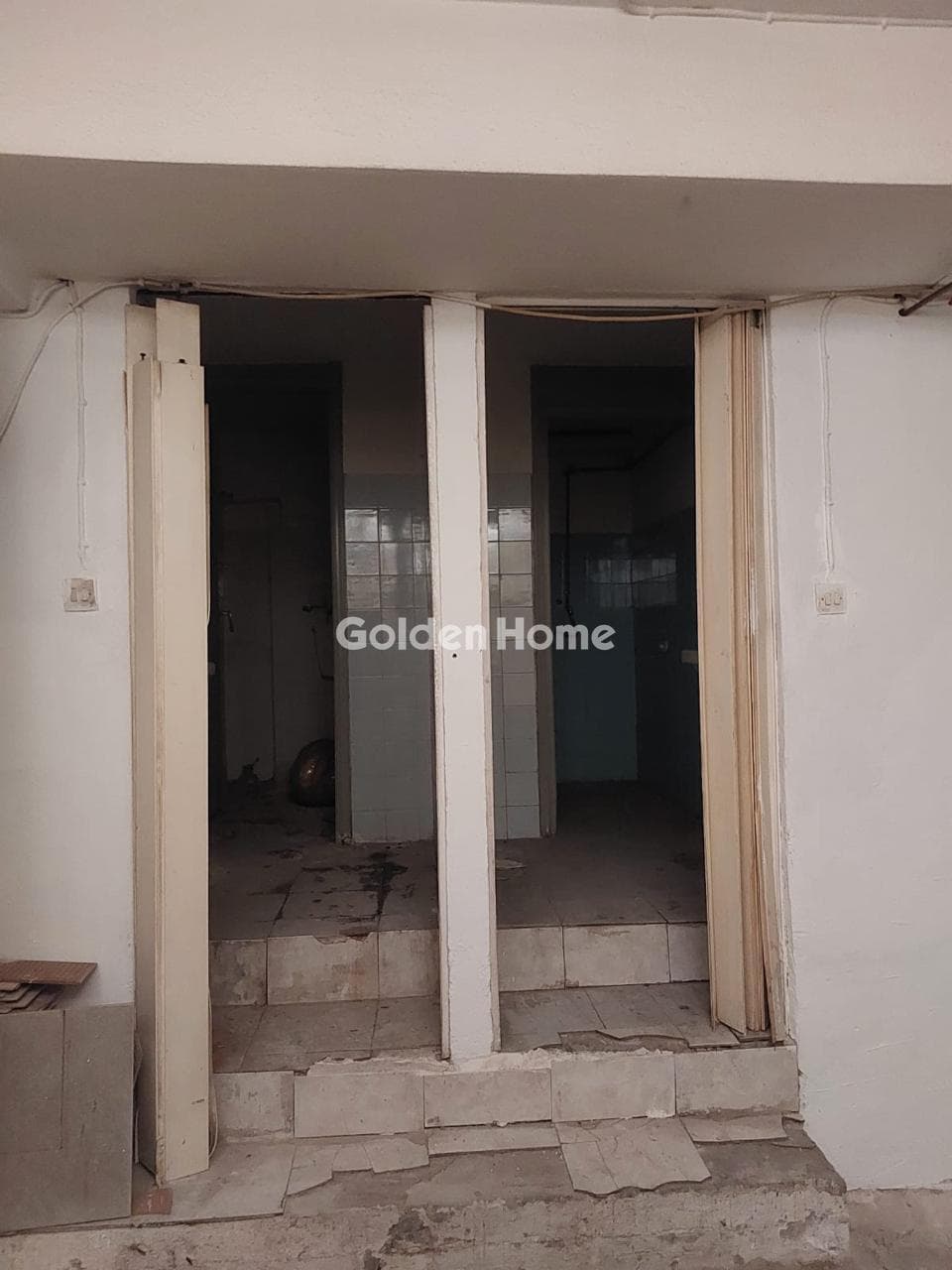 Retail Store in Eleftherias square, Koridallos — Photo 7 of 19