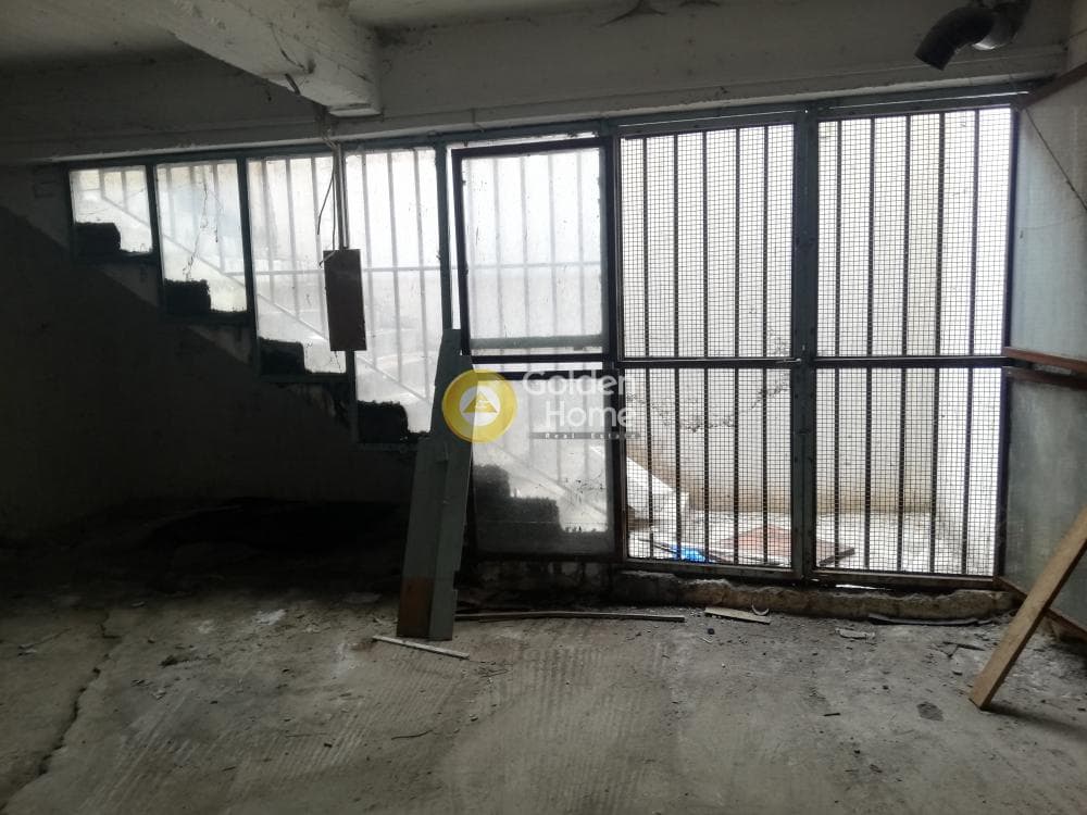 Industrial Space in Aspra Chomata, Nikaia — Photo 1 of 12