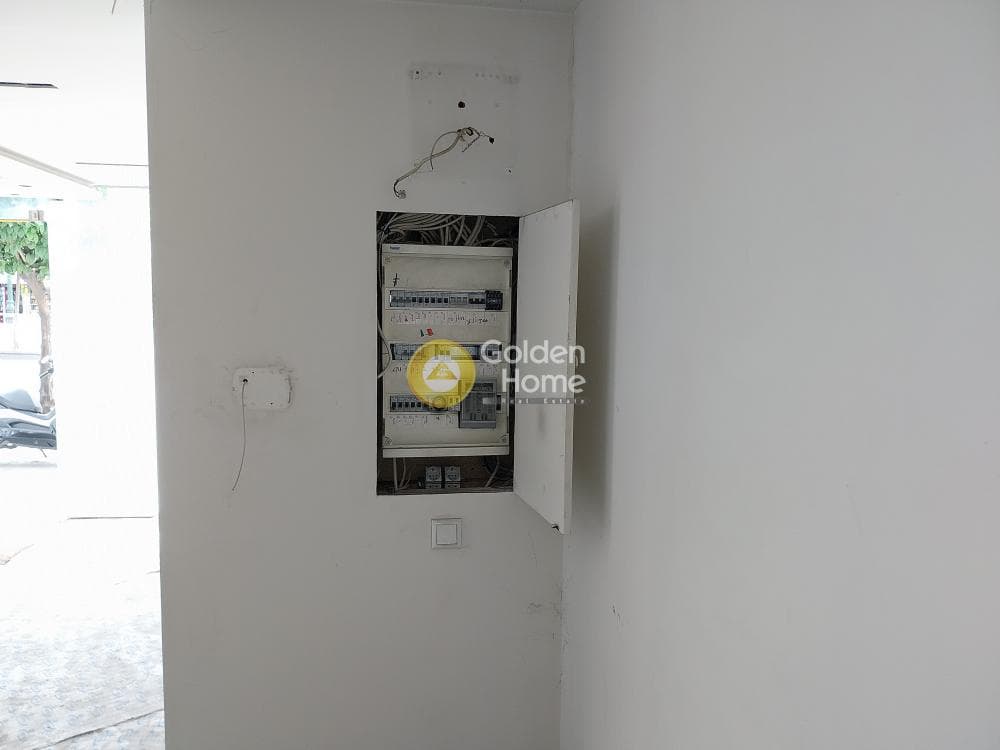Retail Store in Evaggelistria, Piraeus — Photo 15 of 15