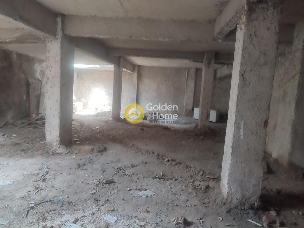 Warehouse in Cemetery, Nikaia — Photo 6 of 11