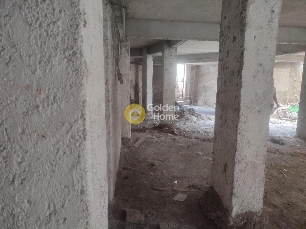 Warehouse in Cemetery, Nikaia — Photo 4 of 11