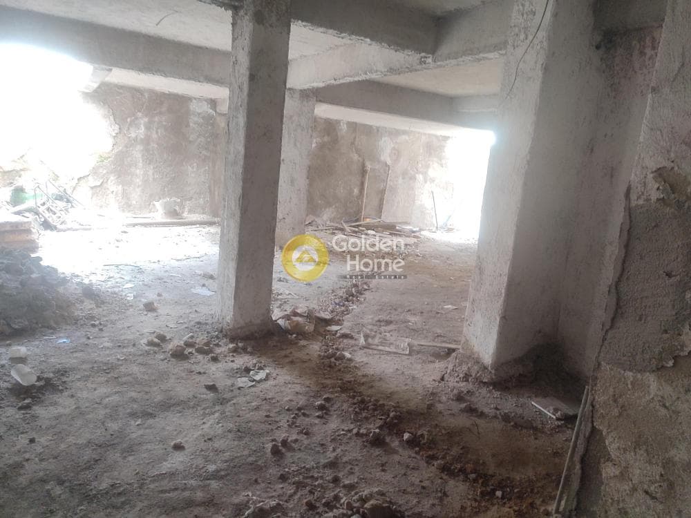 Warehouse in Cemetery, Nikaia — Photo 7 of 11