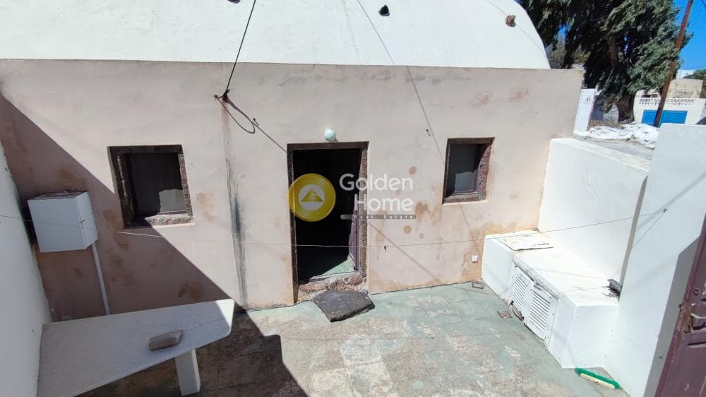 House in Center, Santorini — Photo 2 of 15
