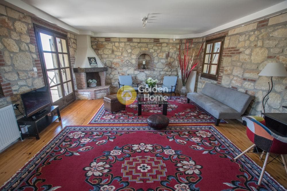 House in Center, Moudania — Photo 1 of 18