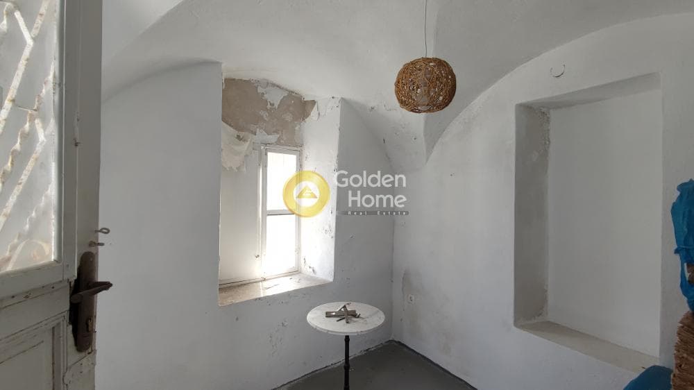 House in Thira, Santorini — Photo 6 of 8