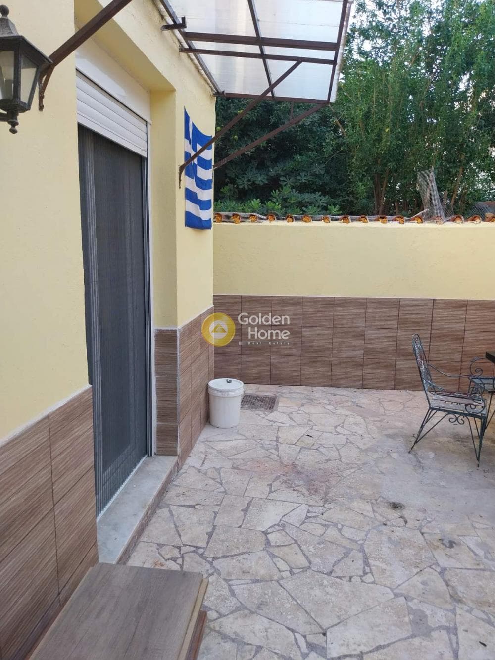 Apartment in Aspra Chomata, Nikaia — Photo 1 of 7