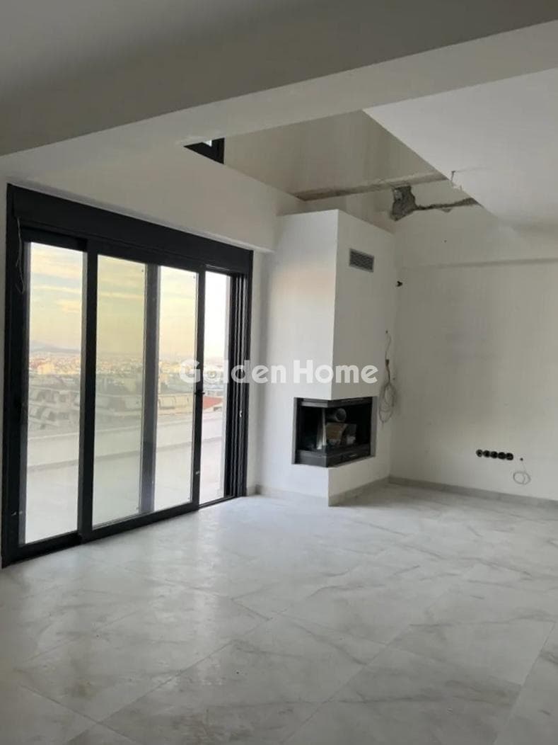 Apartment in Center, Petroupoli — Photo 2 of 10
