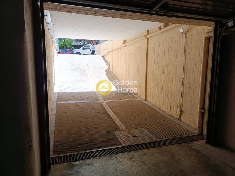 Parking Space in Center, Nea Smyrni — Photo 5 of 6