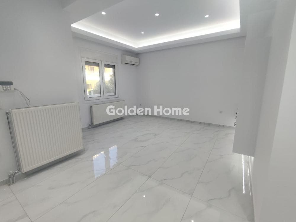Apartment in Center, Voula — Photo 2 of 14