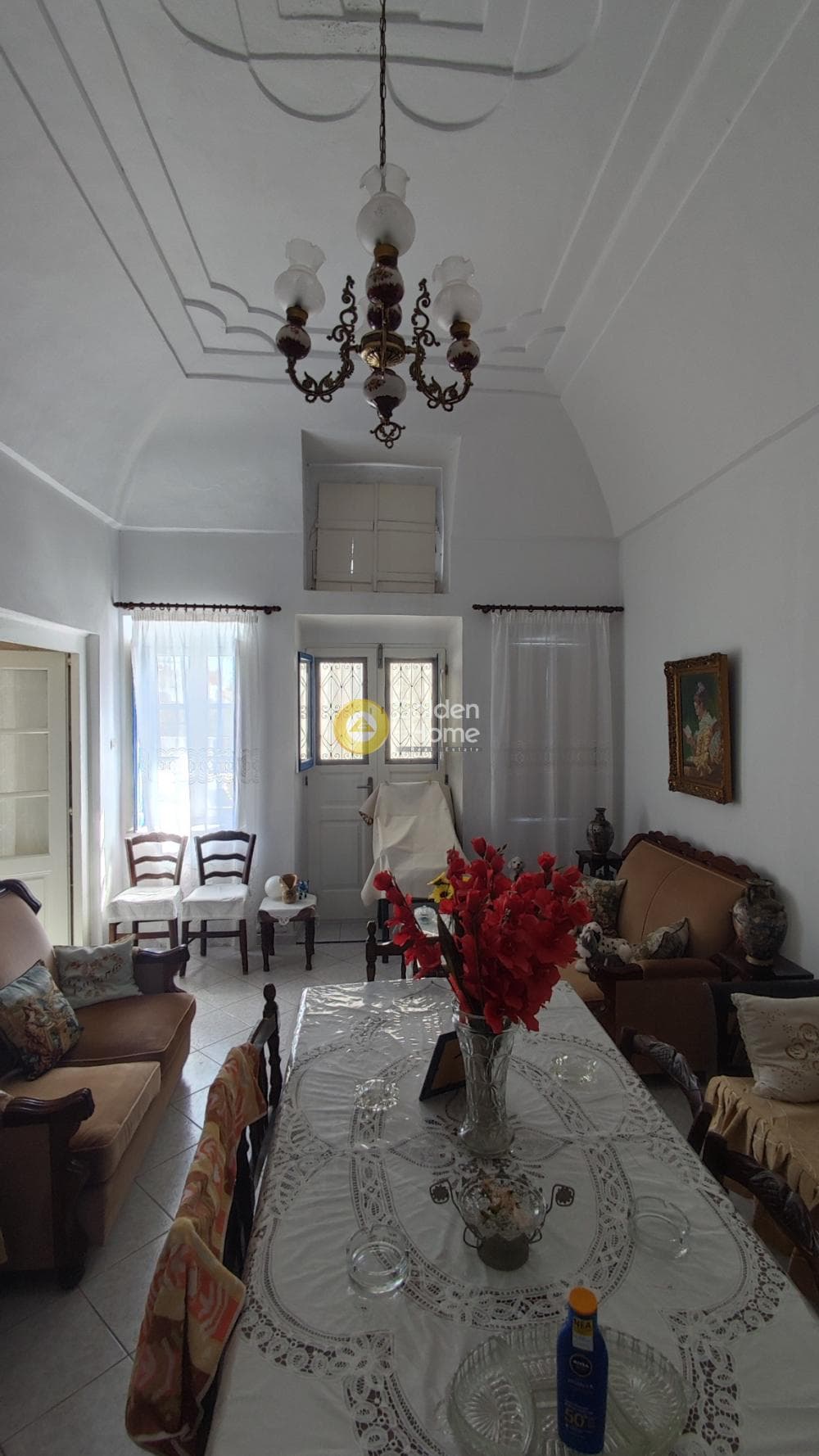 House in Thira, Santorini — Photo 4 of 8