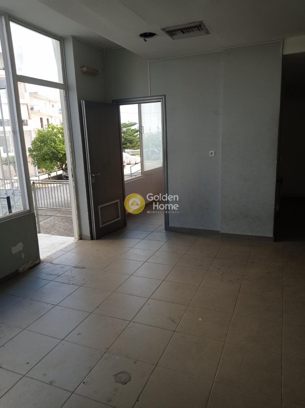 Retail Store in Mesa Agia, Patra — Photo 4 of 5