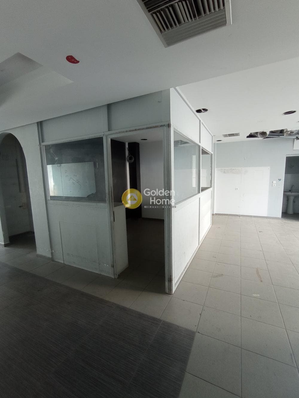 Retail Store in Mesa Agia, Patra — Photo 5 of 5