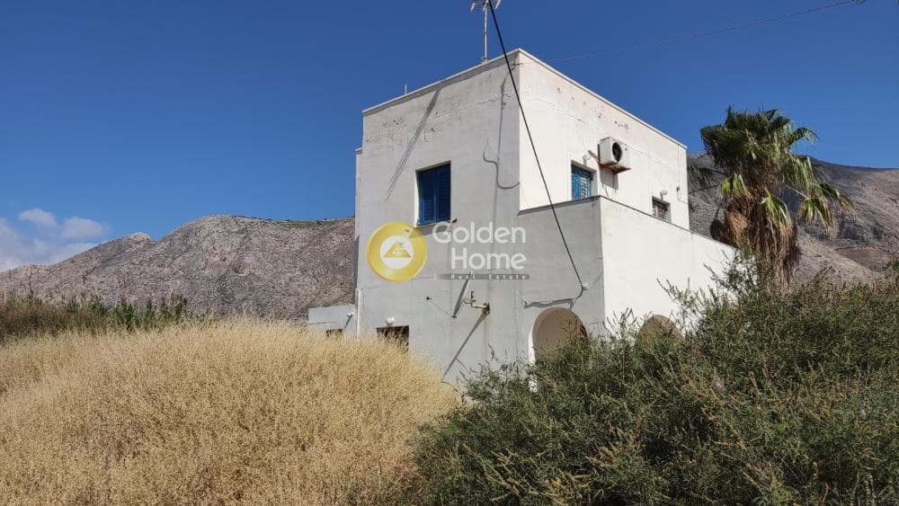 House in Thira, Santorini — Photo 1 of 4