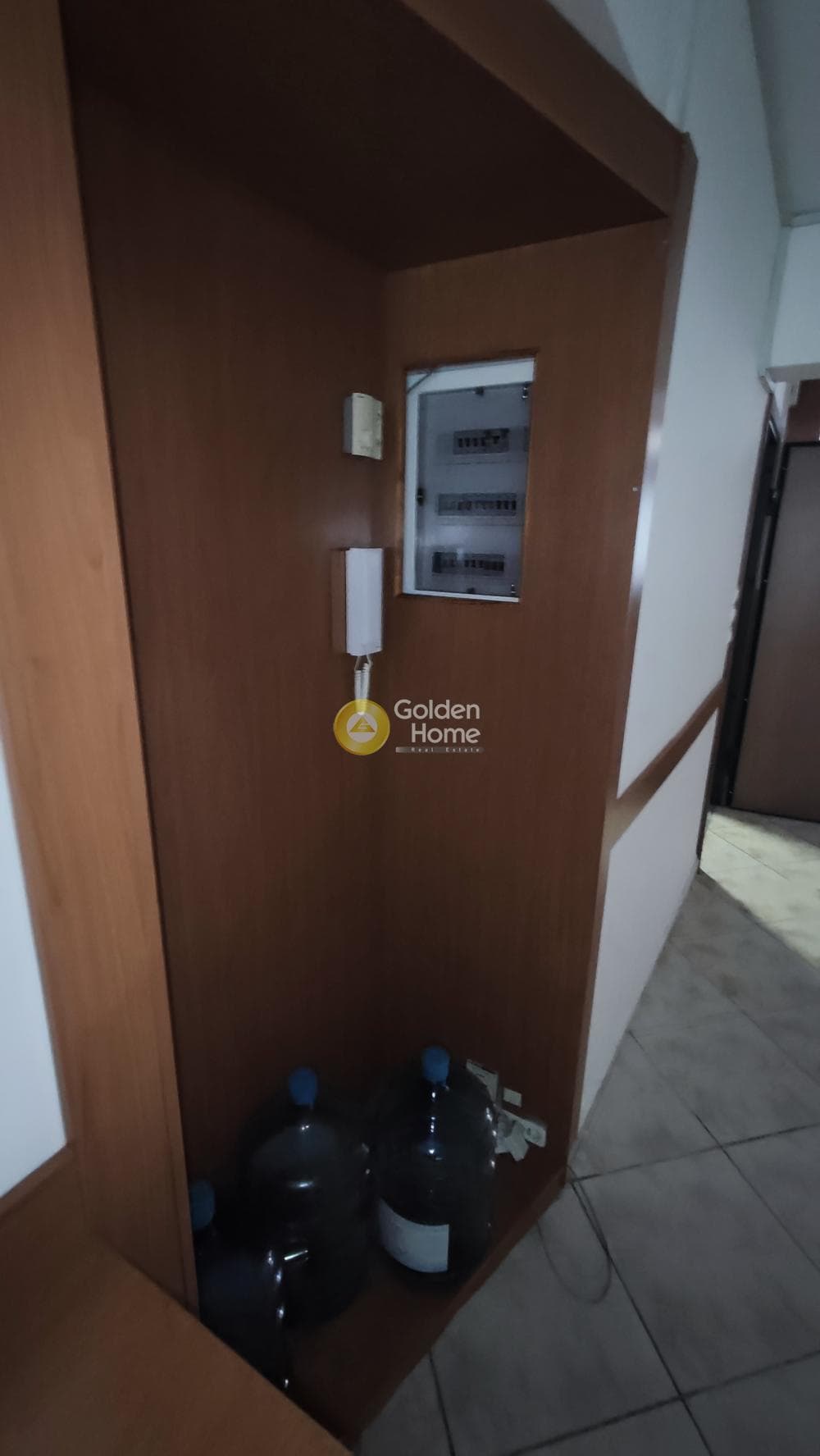 Office in Agia Sofia, Piraeus — Photo 8 of 12
