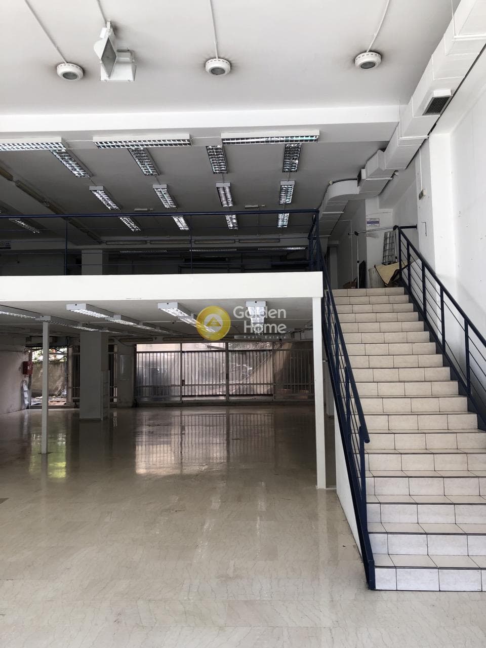 Retail Store in Kallithea, Kalithea — Photo 2 of 2