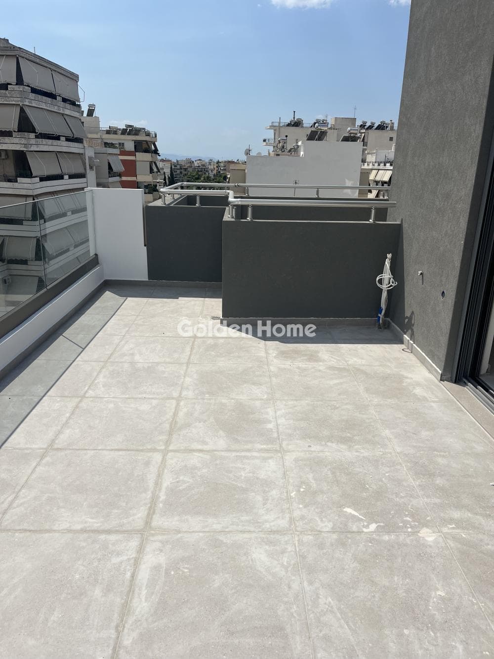 Apartment in Saronikos, Agios Dimitrios — Photo 1 of 12