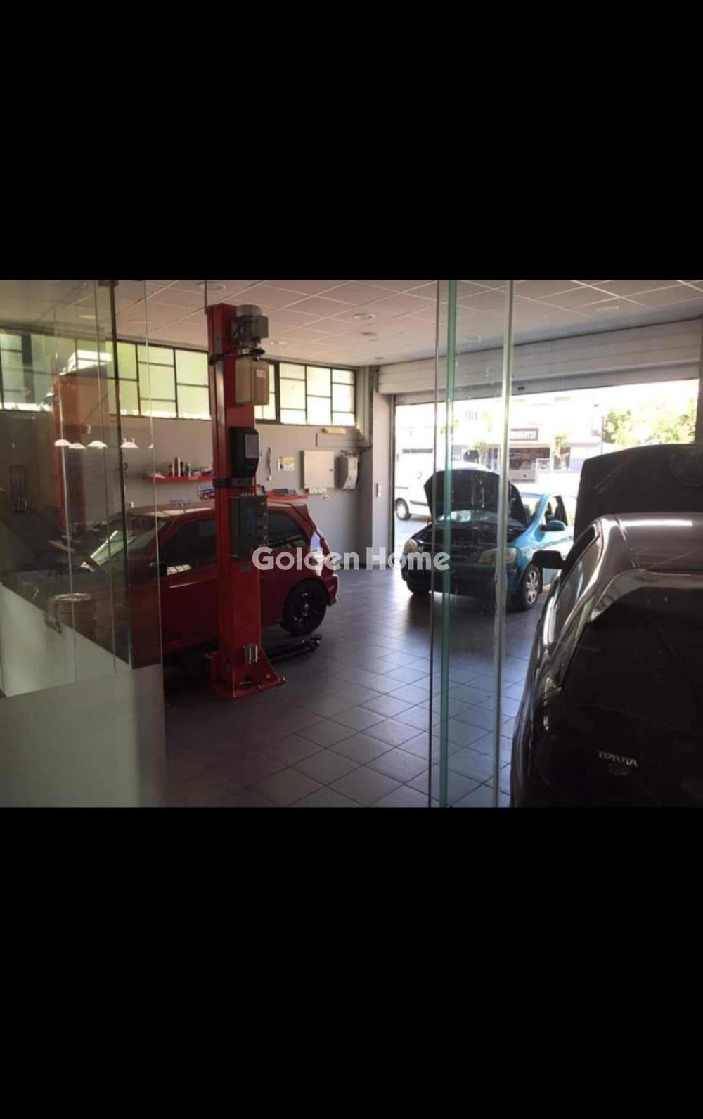 Retail Store in Viamax, Peristeri — Photo 1 of 2