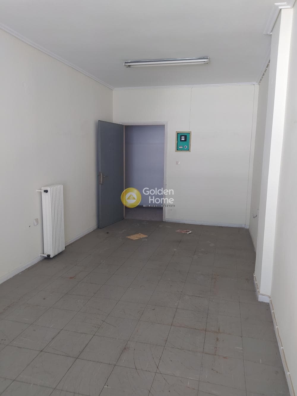 Office in Evaggelistria, Piraeus — Photo 1 of 4