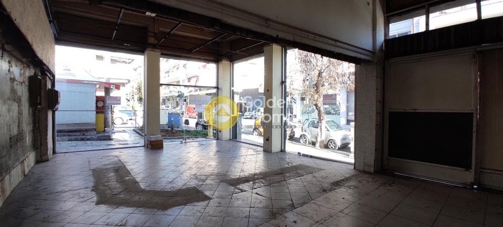 Retail Store in Center, Nikaia — Photo 1 of 12
