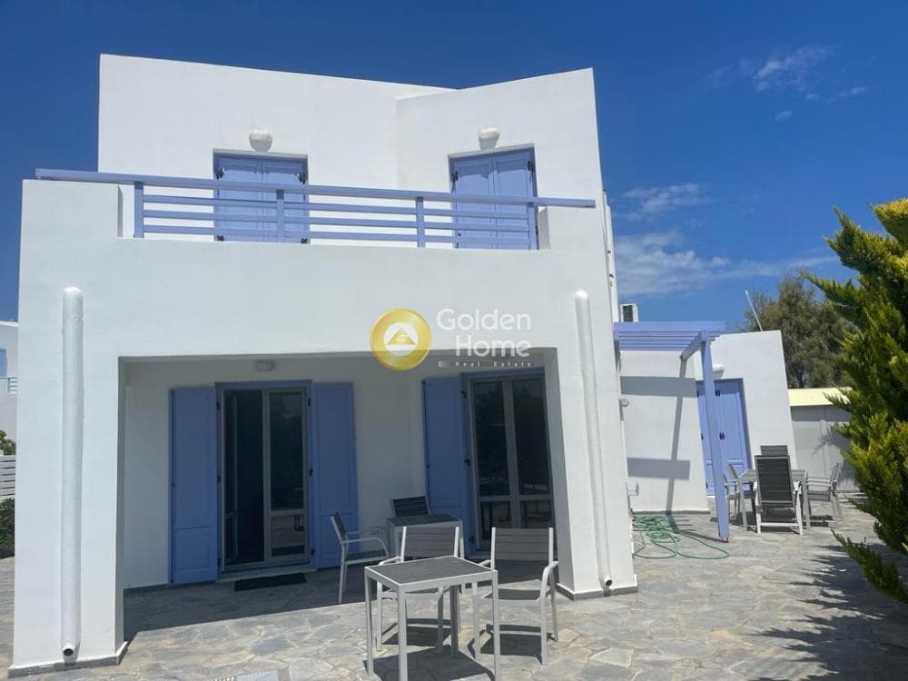 House in Thira, Santorini — Photo 16 of 17