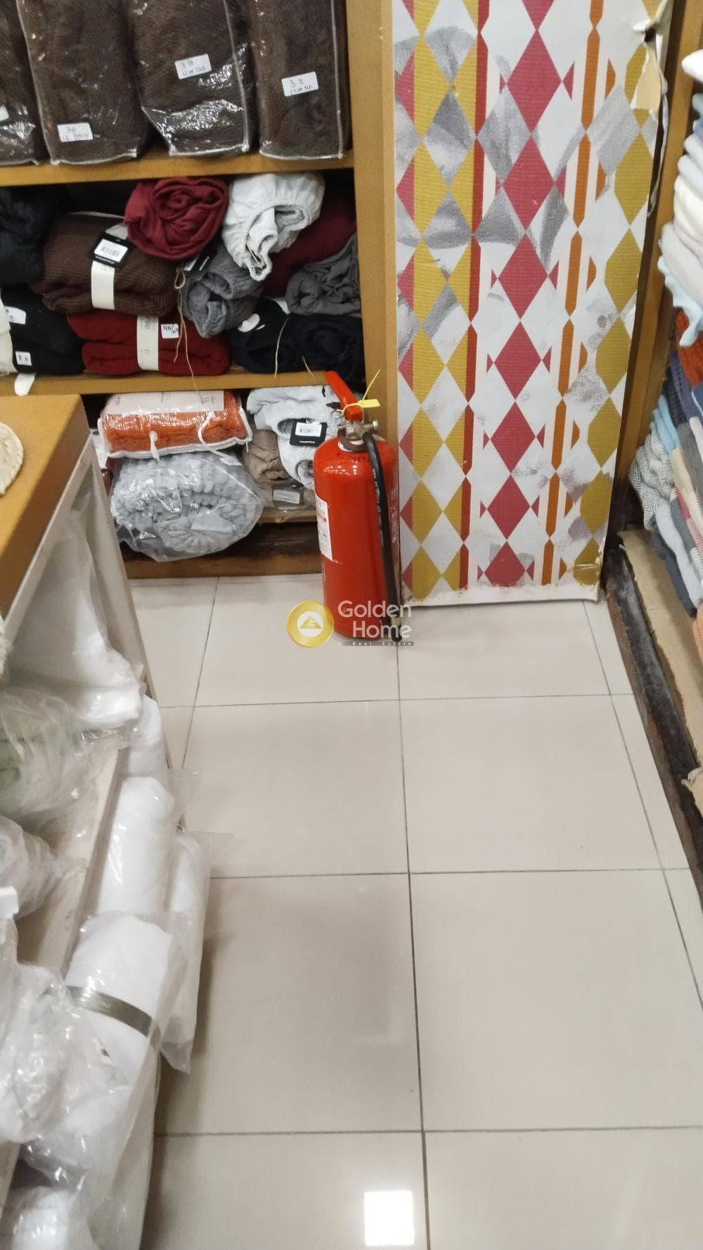 Retail Store in Diilistiria, Piraeus — Photo 10 of 15