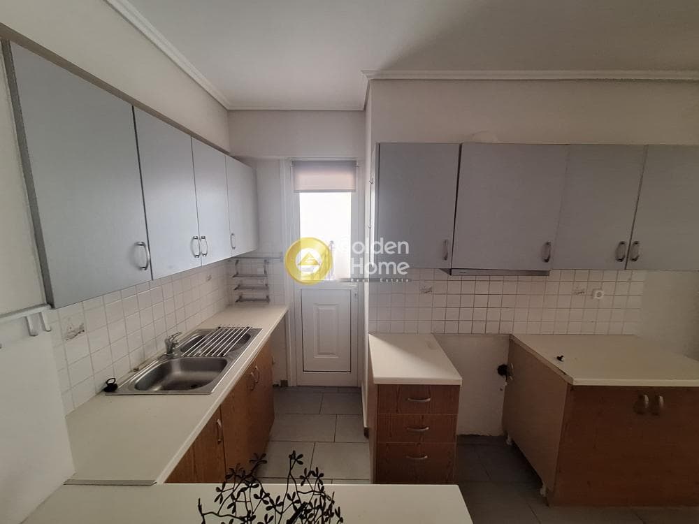 Apartment in Mitropoli, Piraeus — Photo 3 of 17